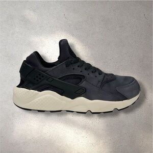 Nike Air Huarache Premium Anthracite Suede Sneakers 704830-016 Trainers